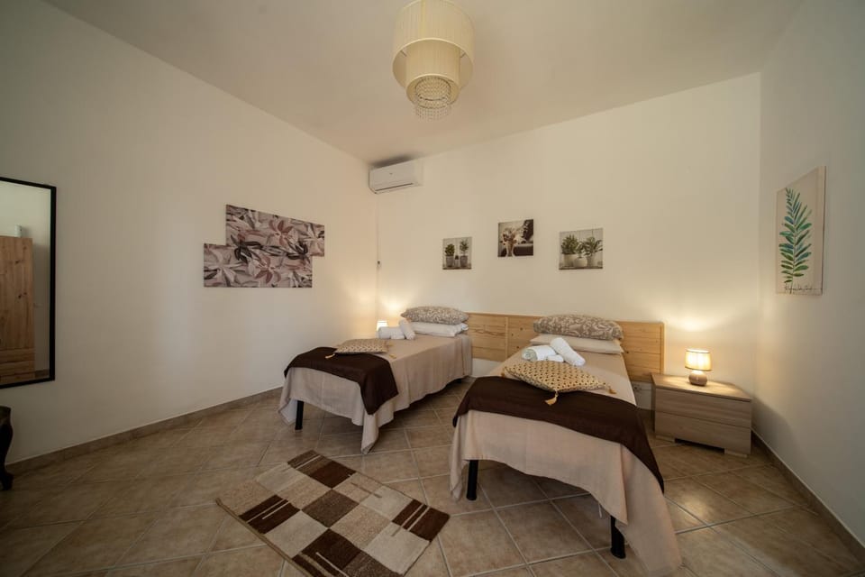 Bed, Bedroom, air conditioner