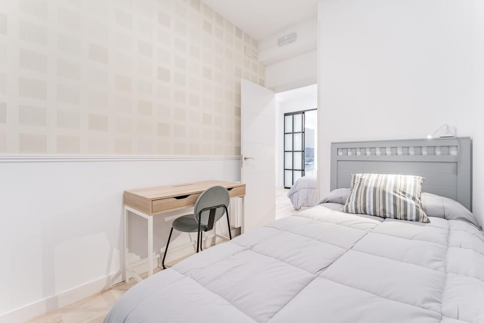 Bed, Bedroom