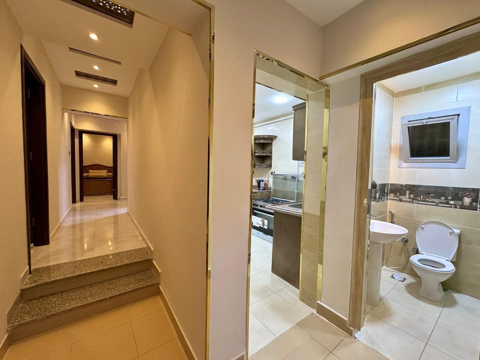 Toilet, Bedroom, kitchen