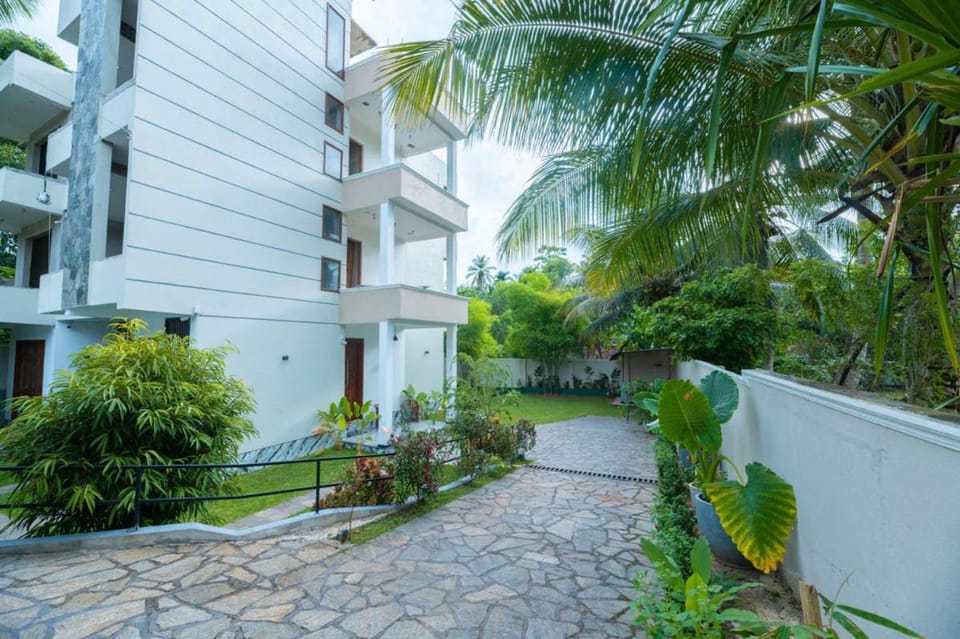La' by Deepi - Green Haven Villa Apartment in Hikkaduwa