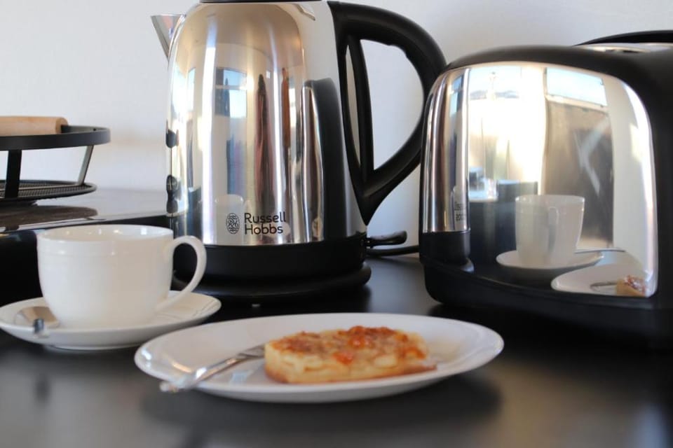 Coffee/tea facilities, Kitchen or kitchenette, Continental breakfast