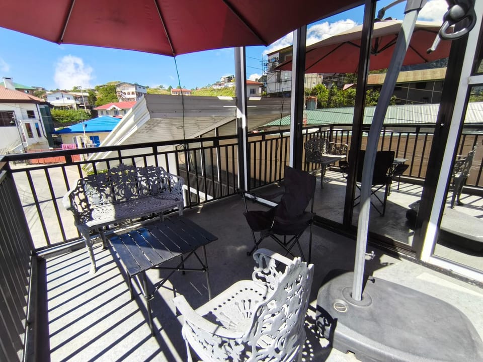 Cozy house, with Loft, Balcony with Free Parking House in Baguio