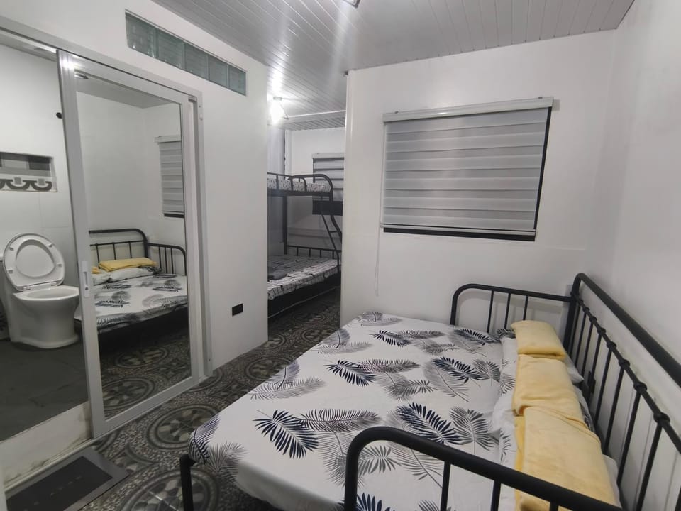 Cozy house, with Loft, Balcony with Free Parking House in Baguio