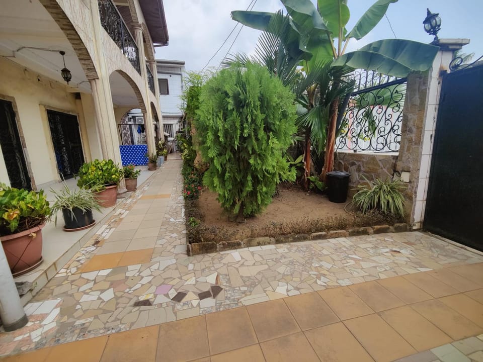 TDD a3 Apartment in Douala