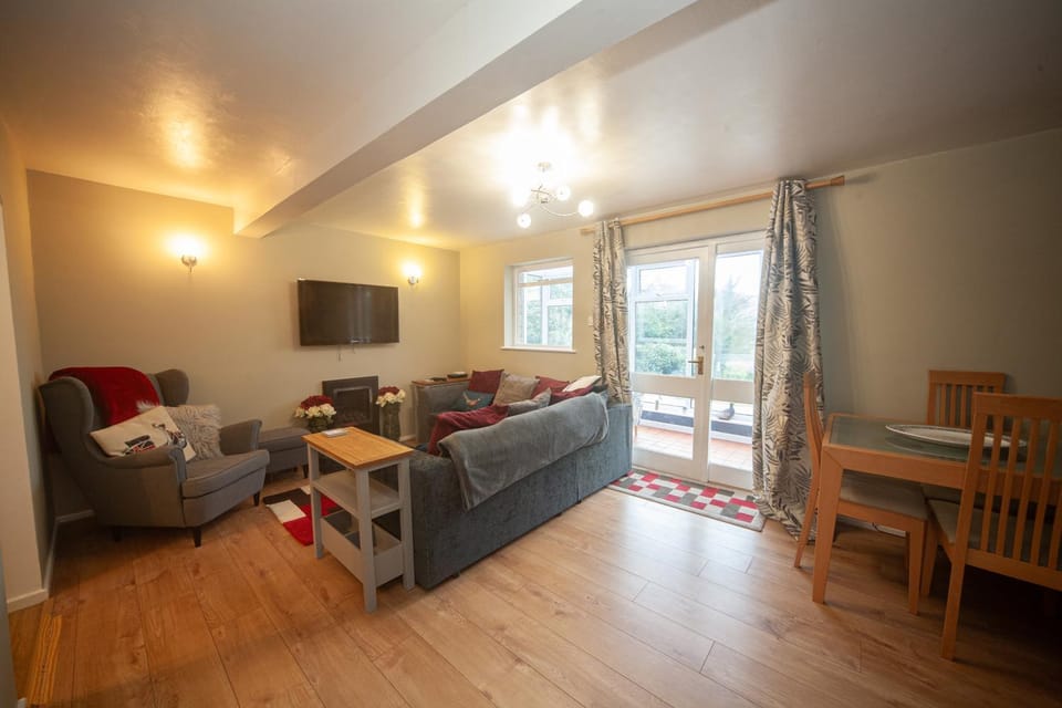 TV and multimedia, Living room, Photo of the whole room