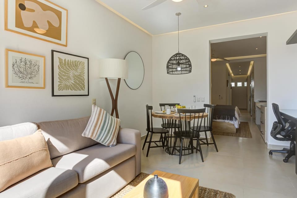Living room, Dining area