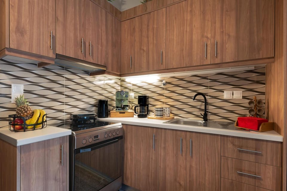 Coffee/tea facilities, Kitchen or kitchenette, stove, toaster