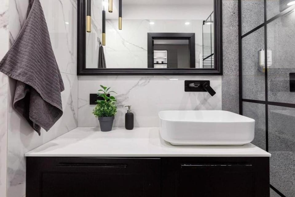 Bathroom, towels