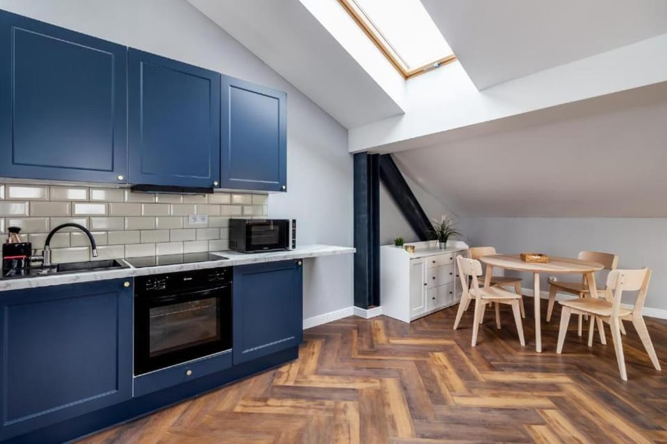 Kitchen or kitchenette, Dining area, dishwasher, minibar, oven, pet friendly, stove, toaster
