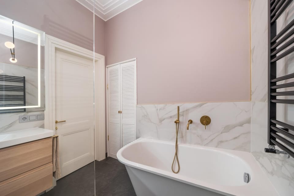 Bathroom, Bath