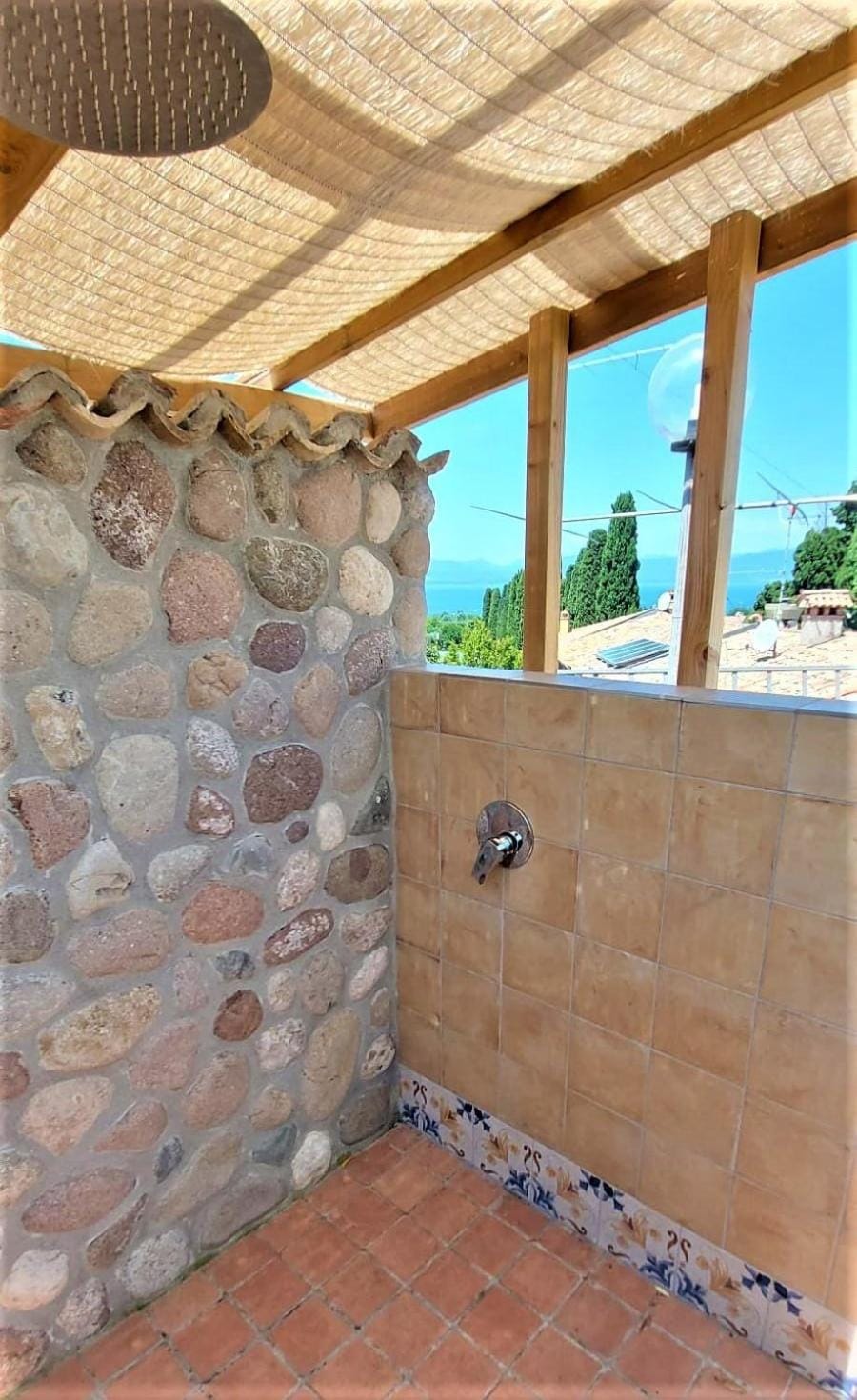 Shower, Day, View (from property/room), Balcony/Terrace
