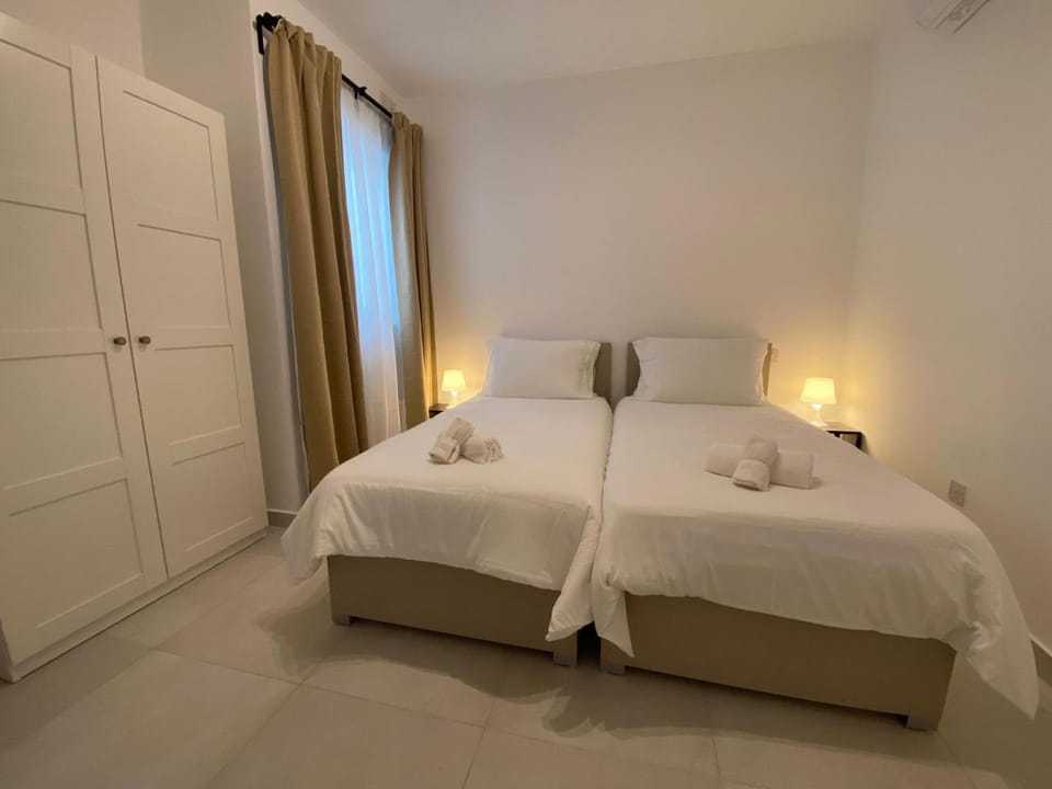 Bed, Photo of the whole room, Bedroom, towels, wardrobe