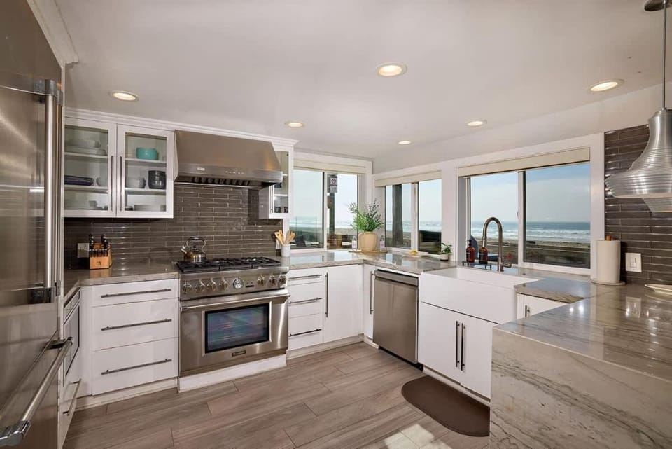 Ocean Front Walk House in Mission Beach