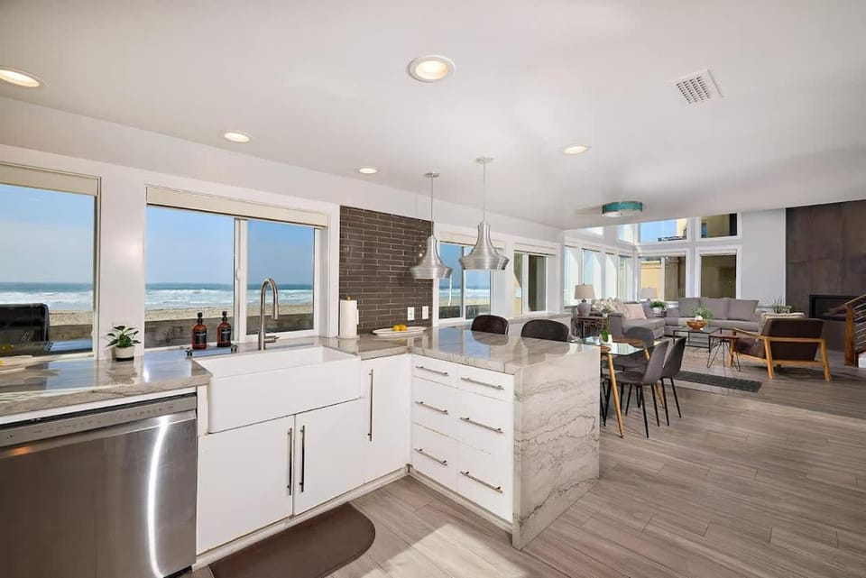 Ocean Front Walk House in Mission Beach