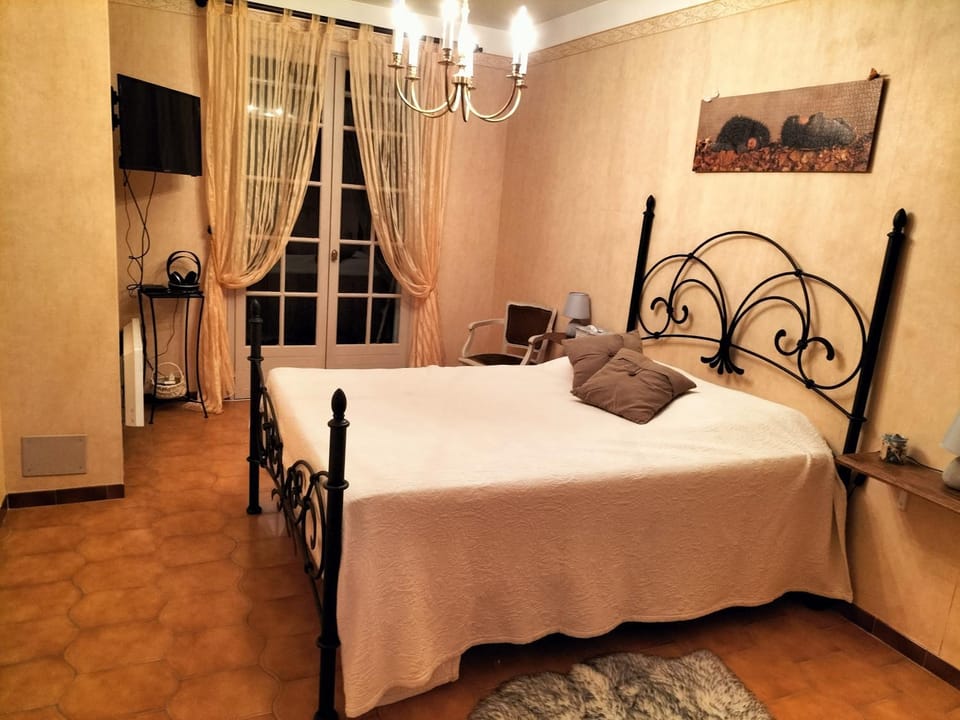 TV and multimedia, Bedroom