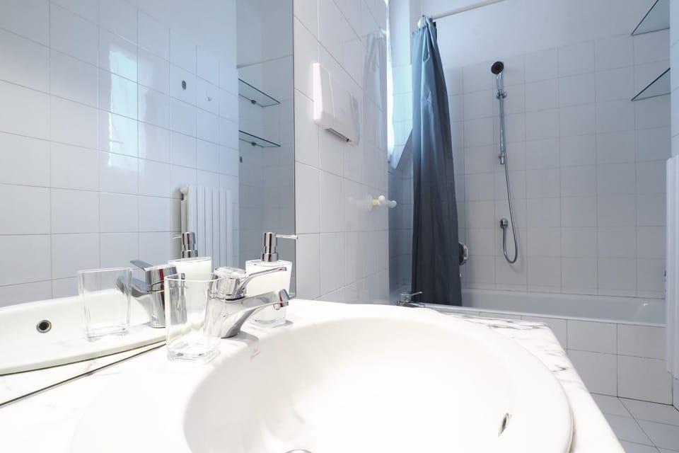 Shower, Bathroom, Bath, towels