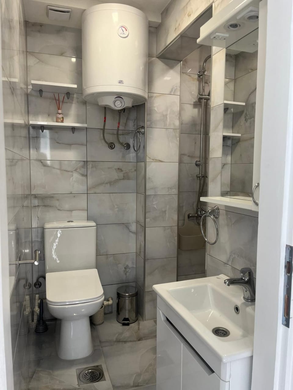 Shower, Toilet, Bathroom