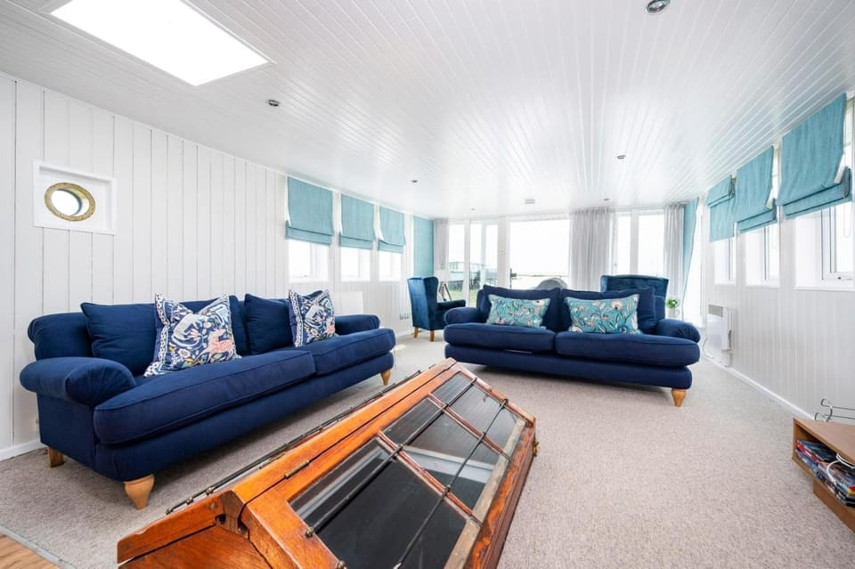 Lorna, Houseboat , West Mersea House in Mersea Island