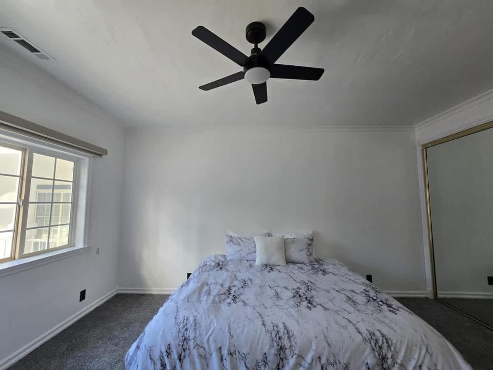 Munguia Summit Camp Modern Unit B Inn in Big Bear