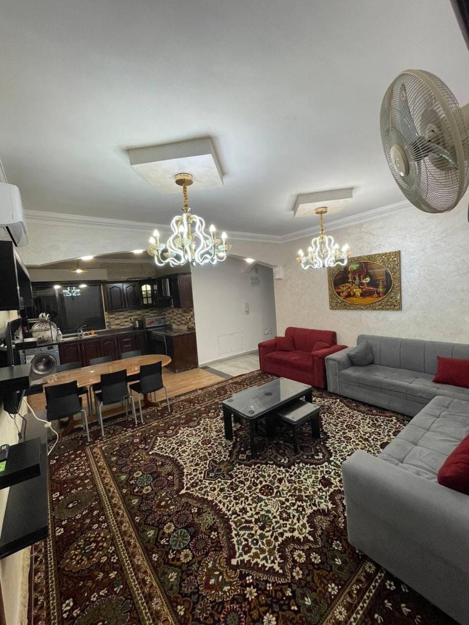 Communal lounge/ TV room, TV and multimedia, Kitchen or kitchenette, Living room, Seating area, Dining area