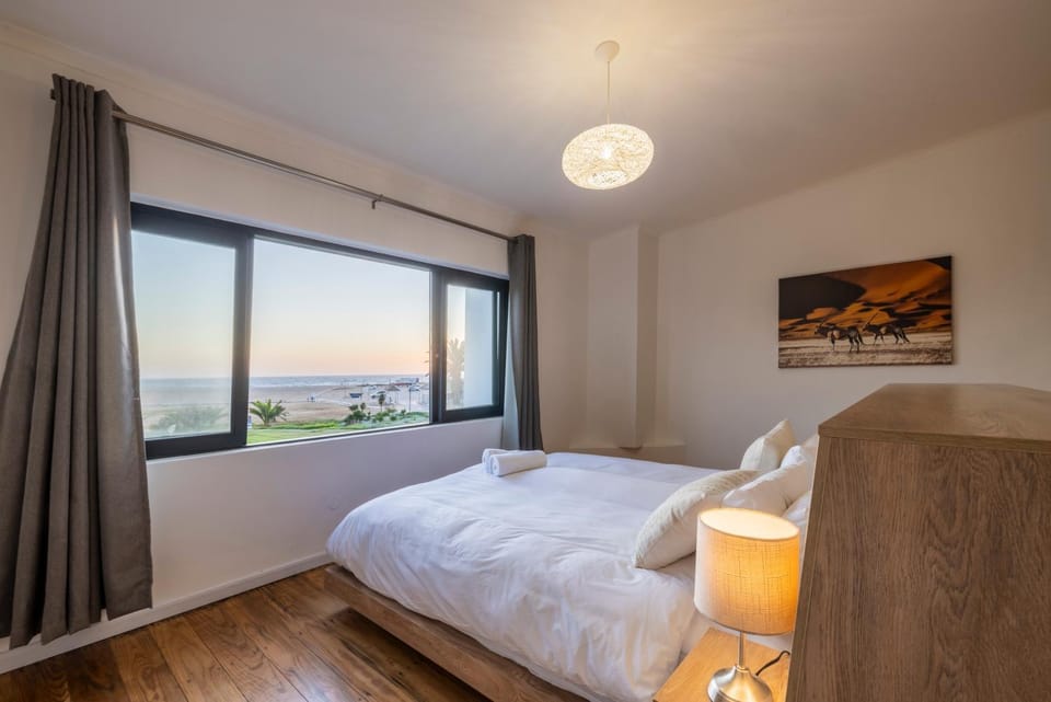Bed, Bedroom, Sea view