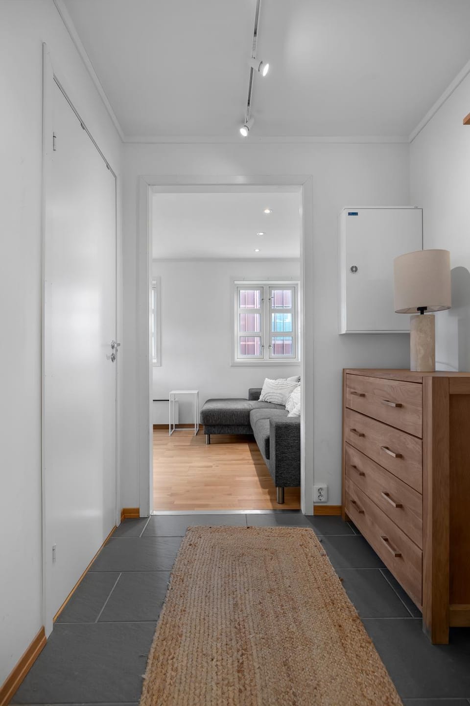 Facade/entrance, wardrobe