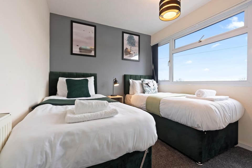 Charming 3 Bedroom House in Birmingham sleeps 7 House in Metropolitan Borough of Solihull