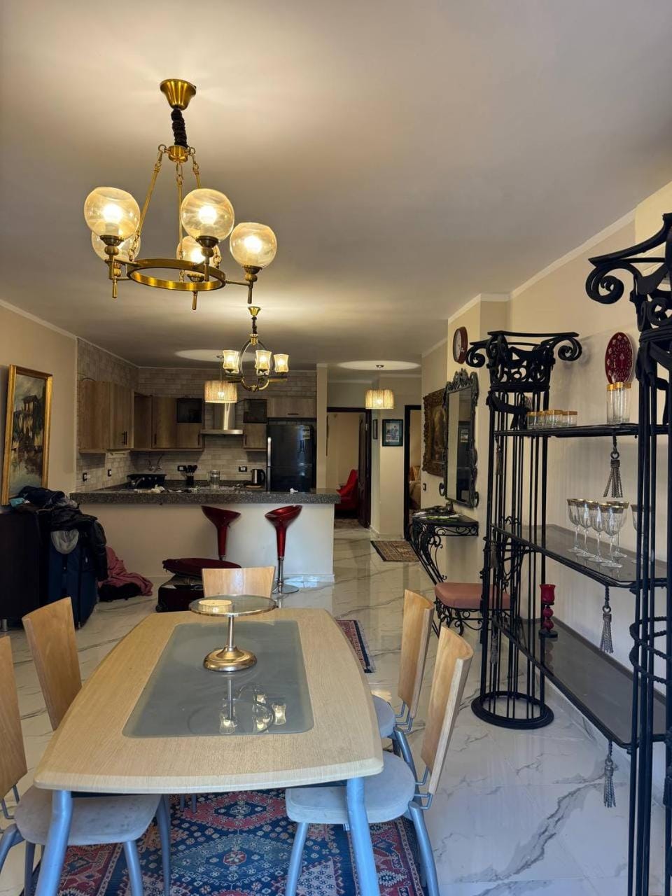 Kitchen or kitchenette, Seating area, Dining area