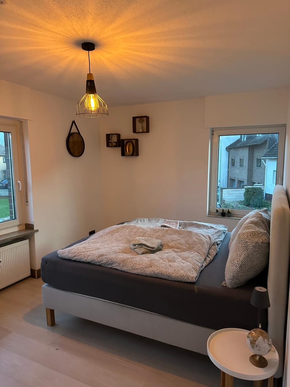 Bed, Photo of the whole room, towels