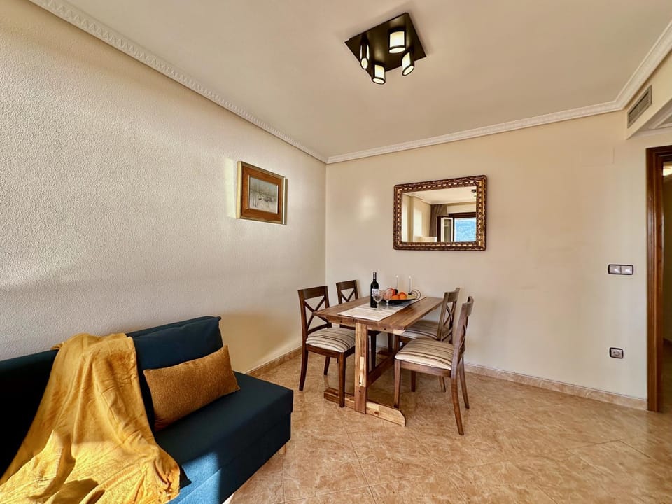 Seating area, Dining area