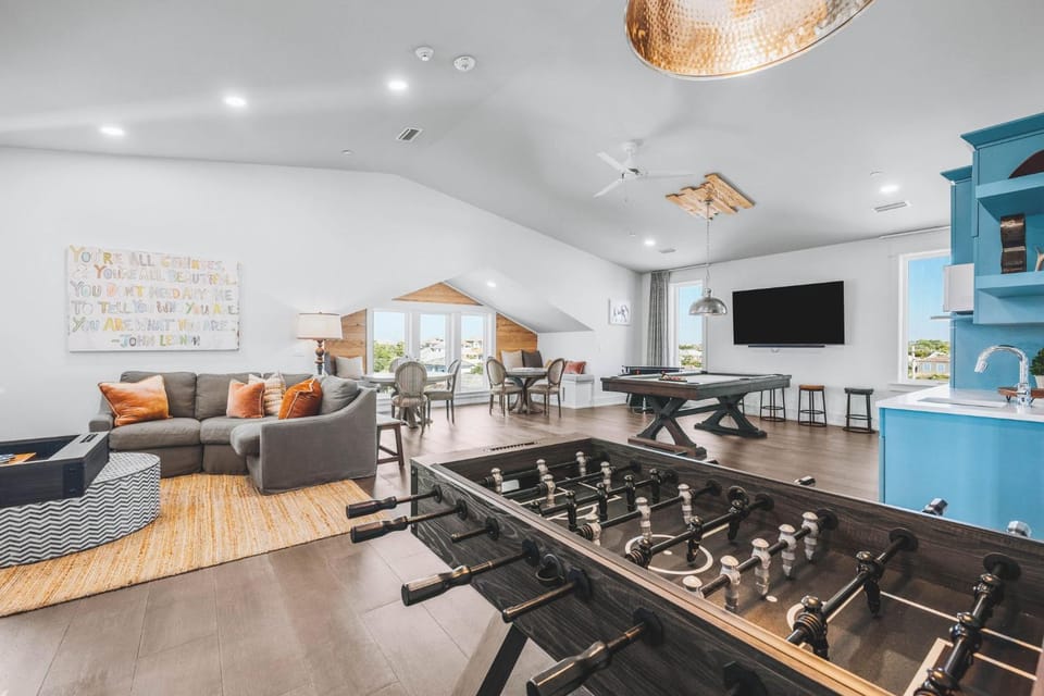 Billiard, Game Room