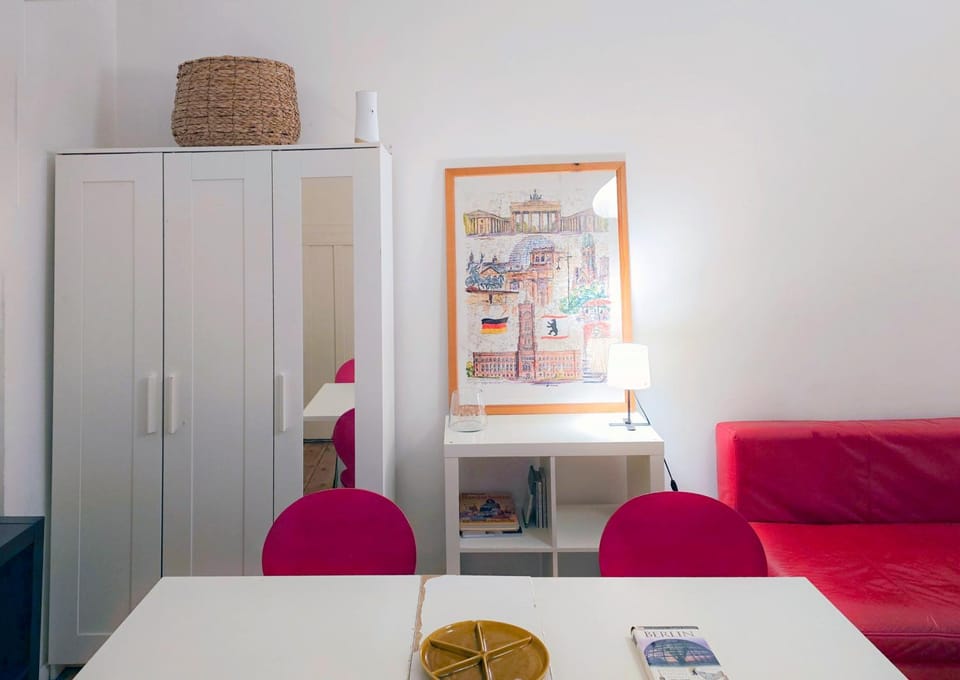 Typical Altbau in the heart of Berlin Wedding Apartment in Berlin