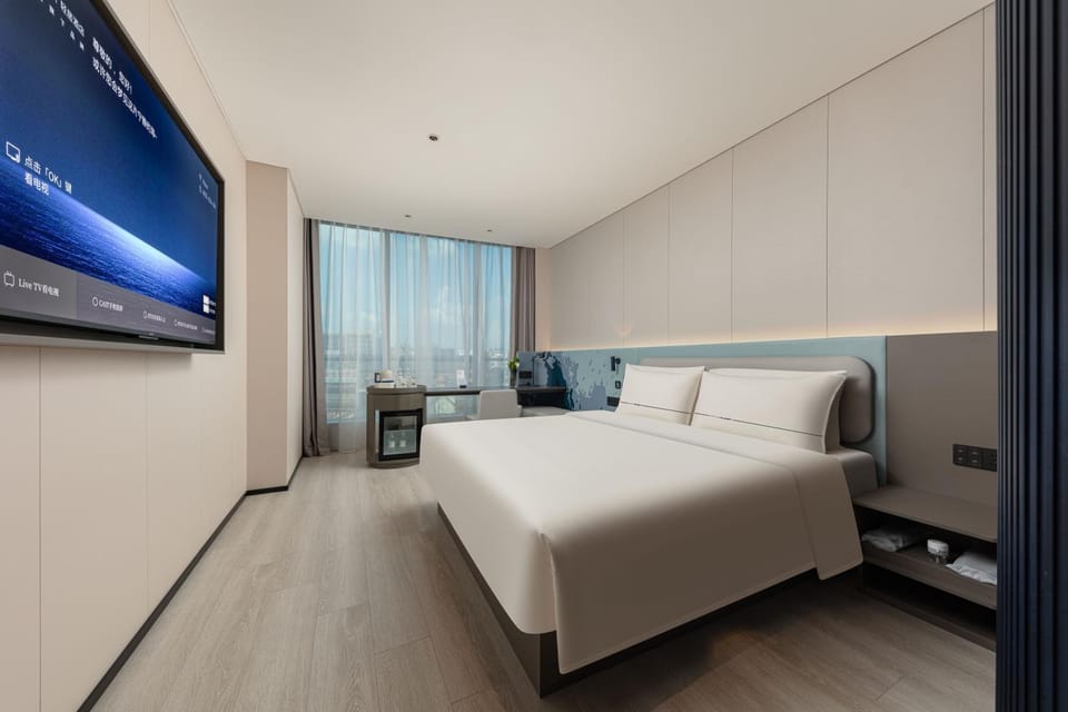 Bed, TV and multimedia