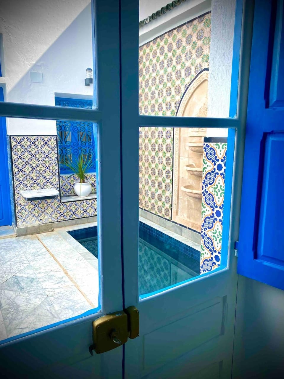Swimming pool