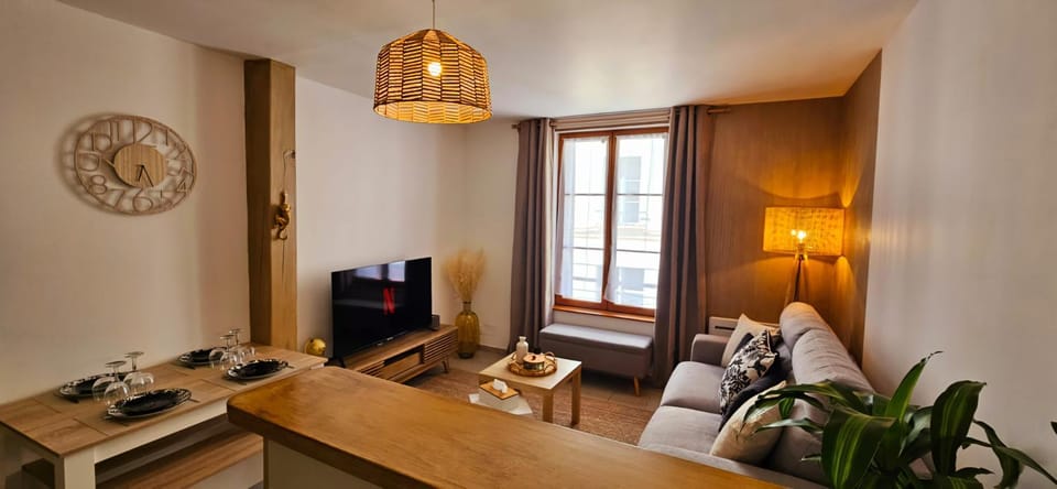 Communal lounge/ TV room, TV and multimedia, Living room