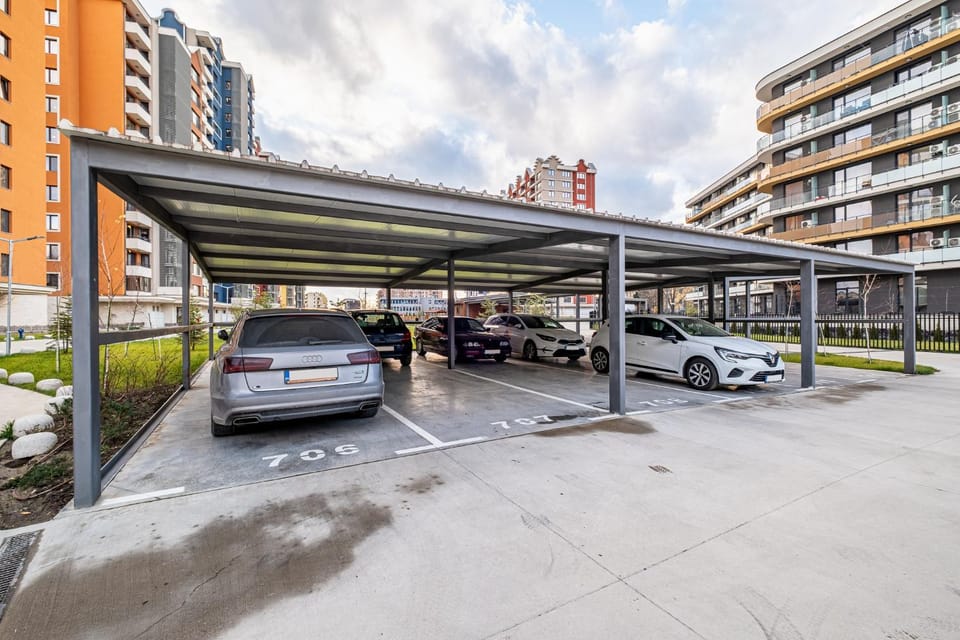 Property building, Day, Location, Parking