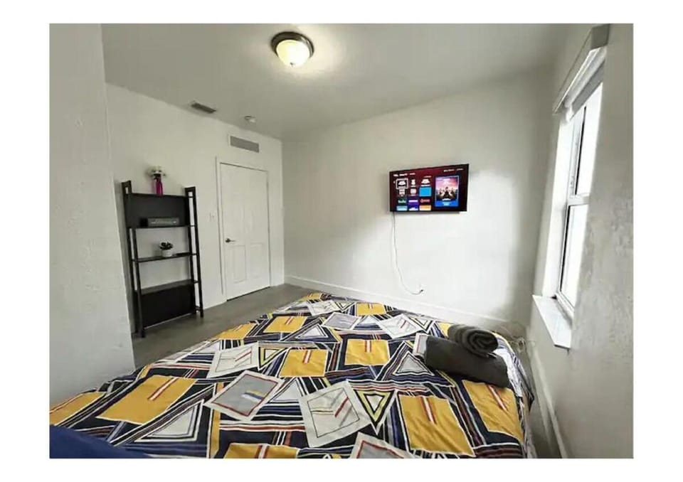 2bed Stay in the Heart of Miami Apartment in Coral Gables