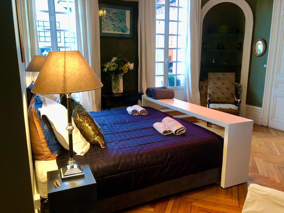 Bed, Photo of the whole room