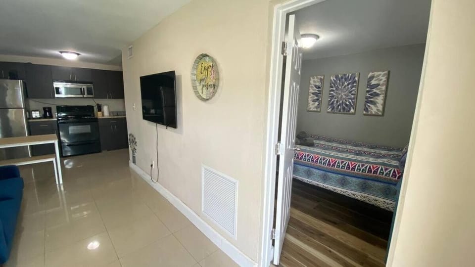 1Bed Abode Near Main Attractions Apartment in Coral Gables