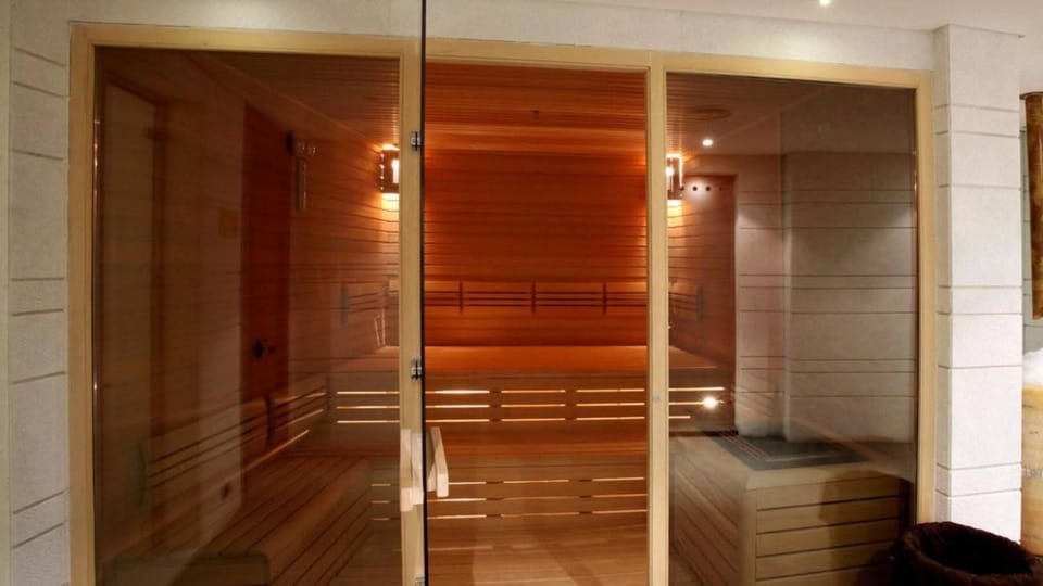 Planet Lux Apartment with secured parking In the garage Apartment in Serbia