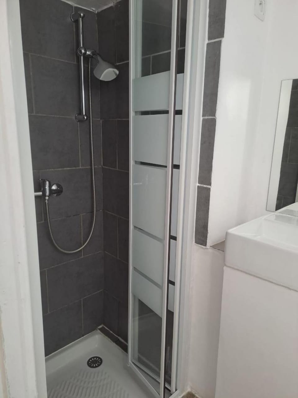 Budgetbnb 195B, studette Porte d 'Italie popular street Apartment in Toulon