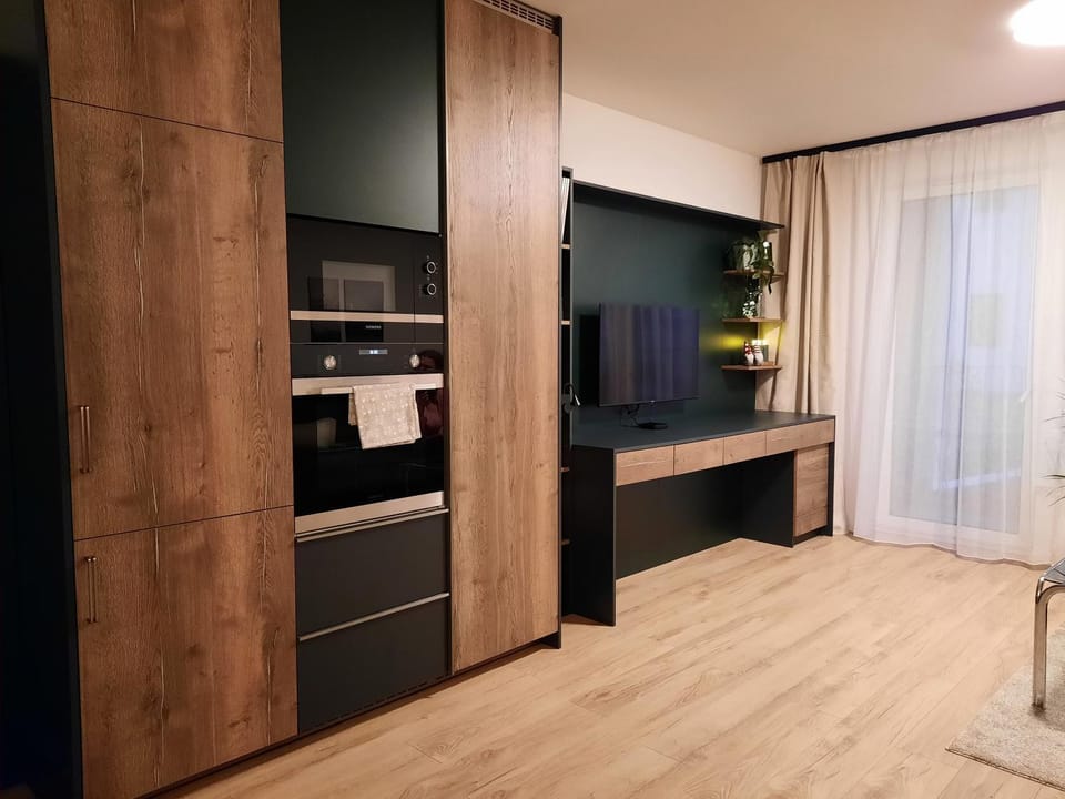 Kitchen or kitchenette, microwave, oven