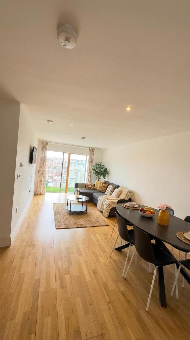 Seating area, Dining area, Dinner