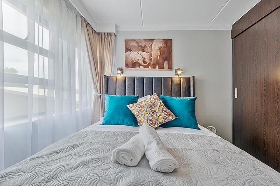 Bedroom, towels, wardrobe