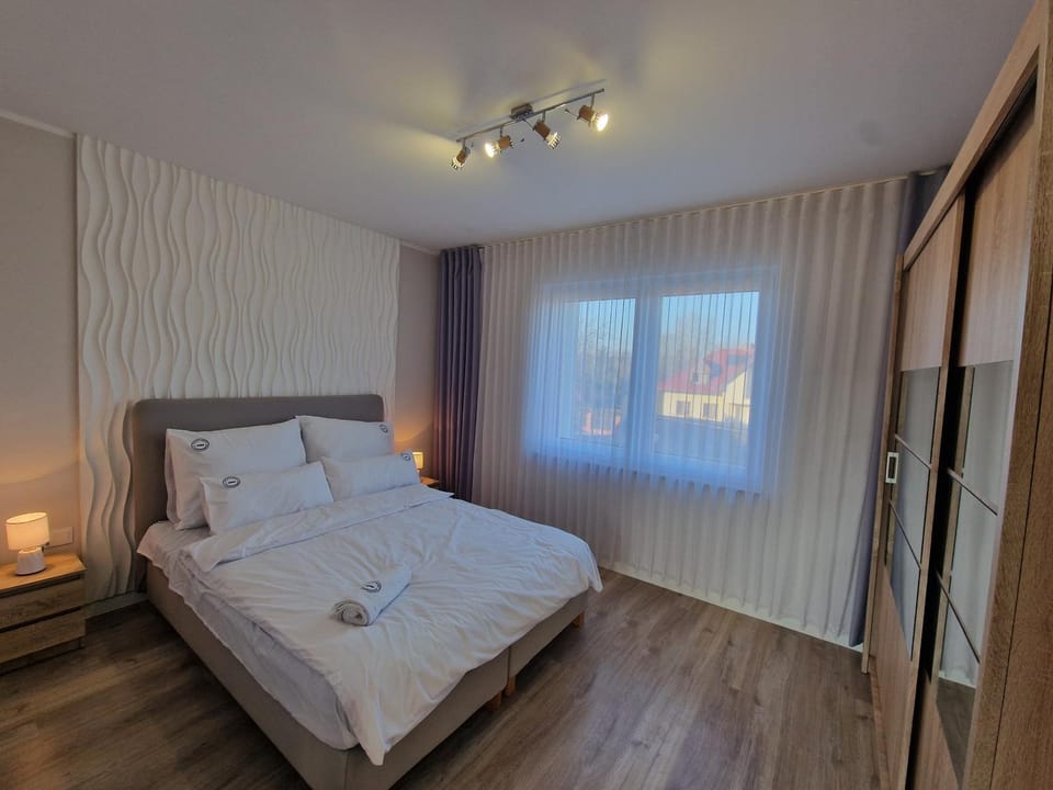 Bed, Bedroom, towels, wardrobe