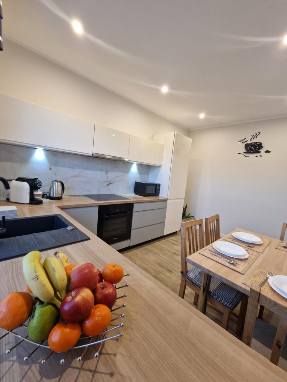 Kitchen or kitchenette, Dining area, Food, stove