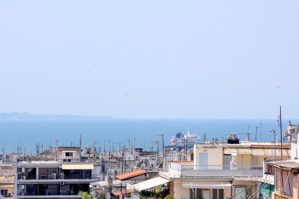 Mountain view, Sea view