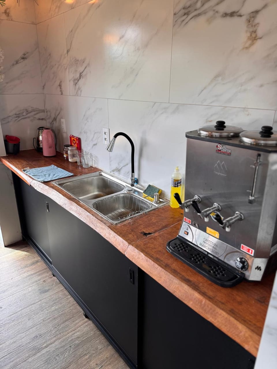 Coffee/tea facilities