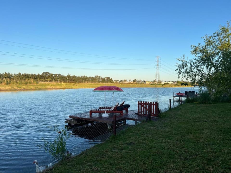 Casa Sobre Lote Al Agua en Tigre - Dique Lujan Villa in Benavidez