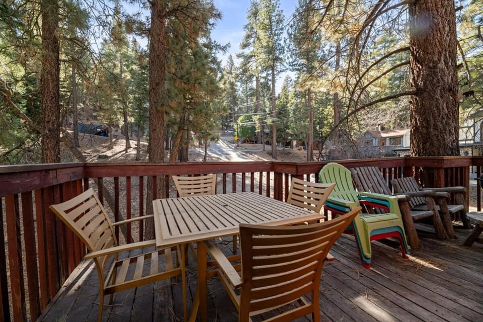 Bear Paw Lodge, 1 min from Bear Mountain, Balcony House in Big Bear